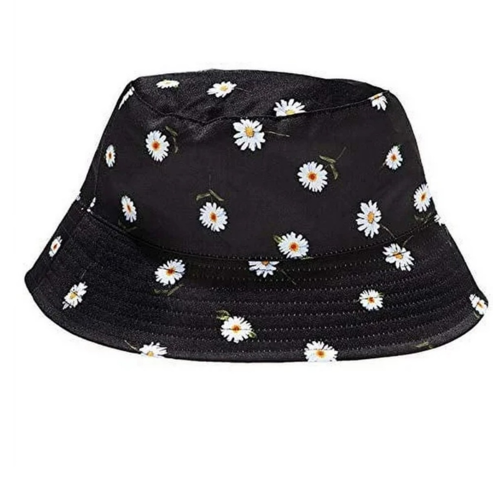 Alice + Olivia Black Daisy Bucket Hat